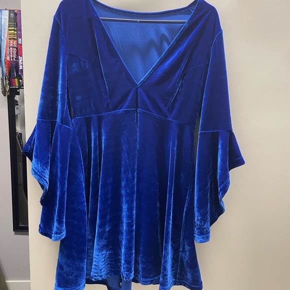 Brand new dress without tags (medium) - Picture 2 of 2